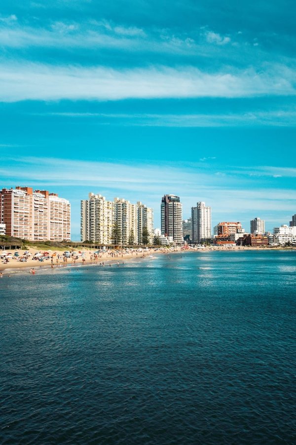 L'Uruguay : Top 12 des sites à ne pas manquer et astuces pour un séjour inoubliable de 10 à 15 jours